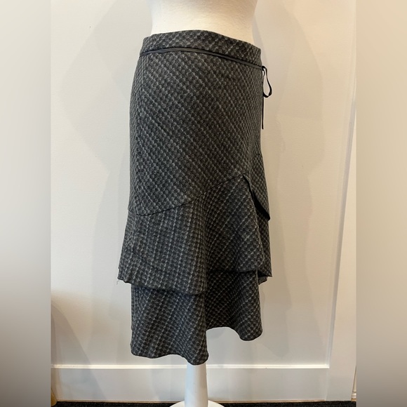 Grey and White Patterned High Low Skirt - Picture 4 of 10